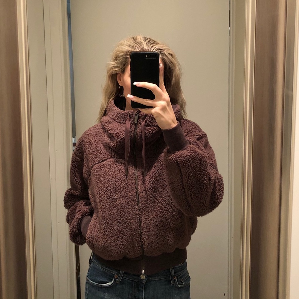 Lululemon Short Sweet and Sherpa Jacket